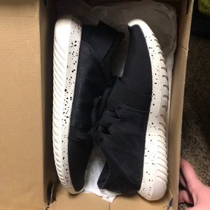 Women’s Adidas Tubular Viral Size 8.5!